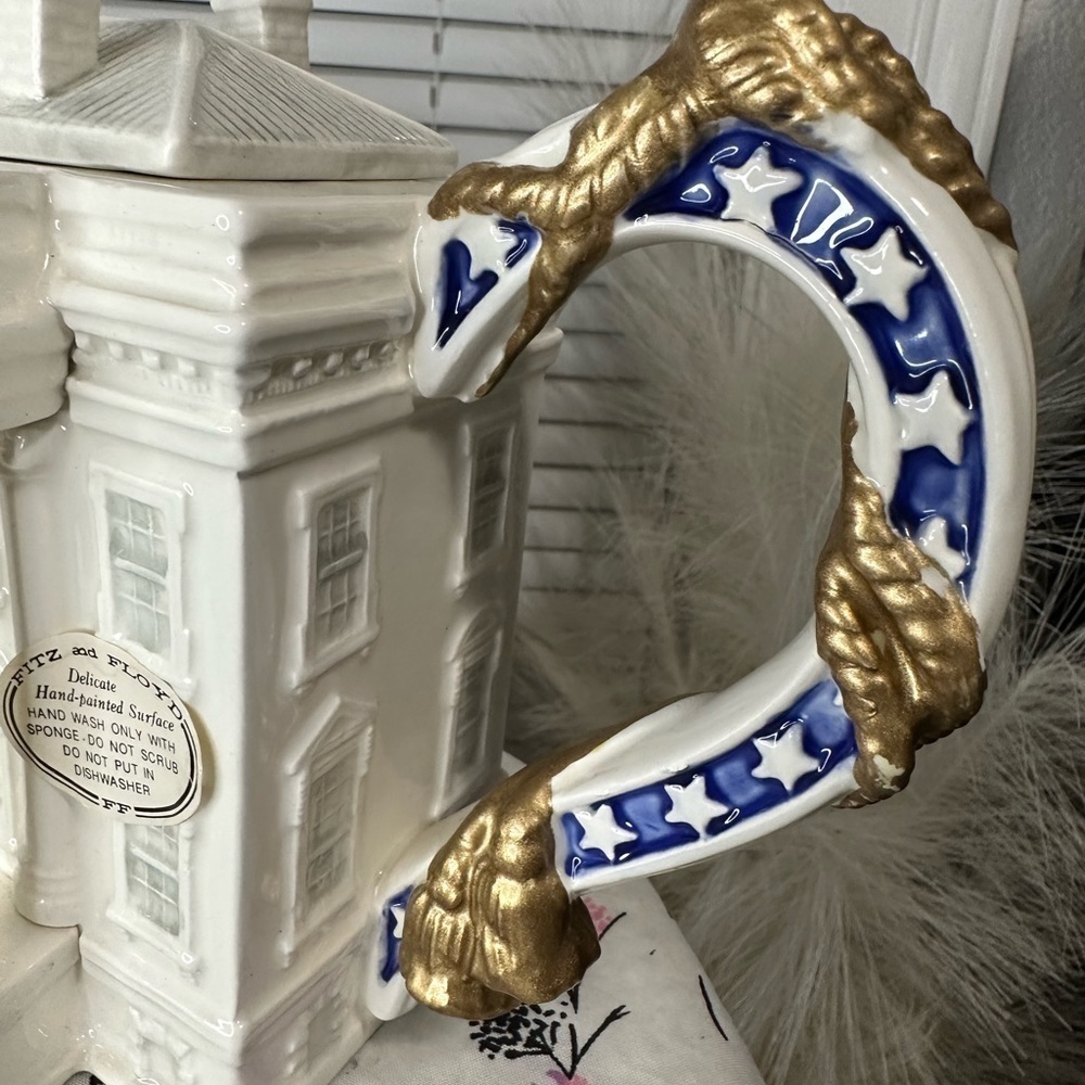 The White House Teapot - Picture 2 of 10